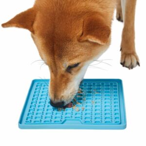 Silicone Pet Licking Mat for Stress Relief and Fun - Shaking Tails